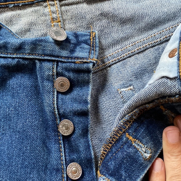 Vintage LEVI 501 34x29” Blue wash straight leg - Picture 6 of 8